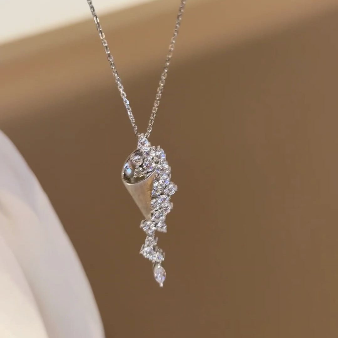 Bouquet De Lune Necklace - Gold Plated - Abbott Atelier