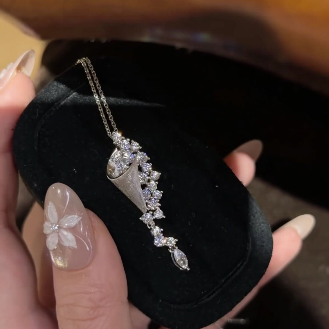 Bouquet De Lune Necklace - Gold Plated - Abbott Atelier