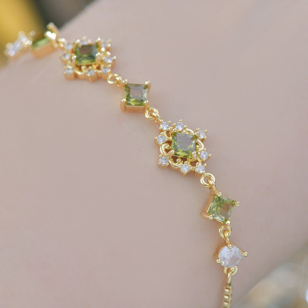 Daphne Bracelet in Green - Gold Plated - Abbott Atelier