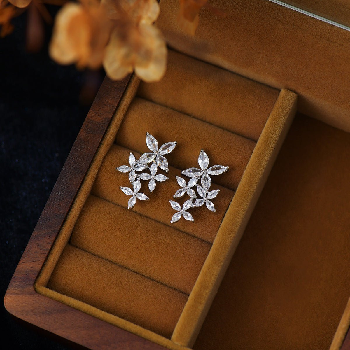 Fleur de Neige Earrings - Hypoallergenic - Abbott Atelier