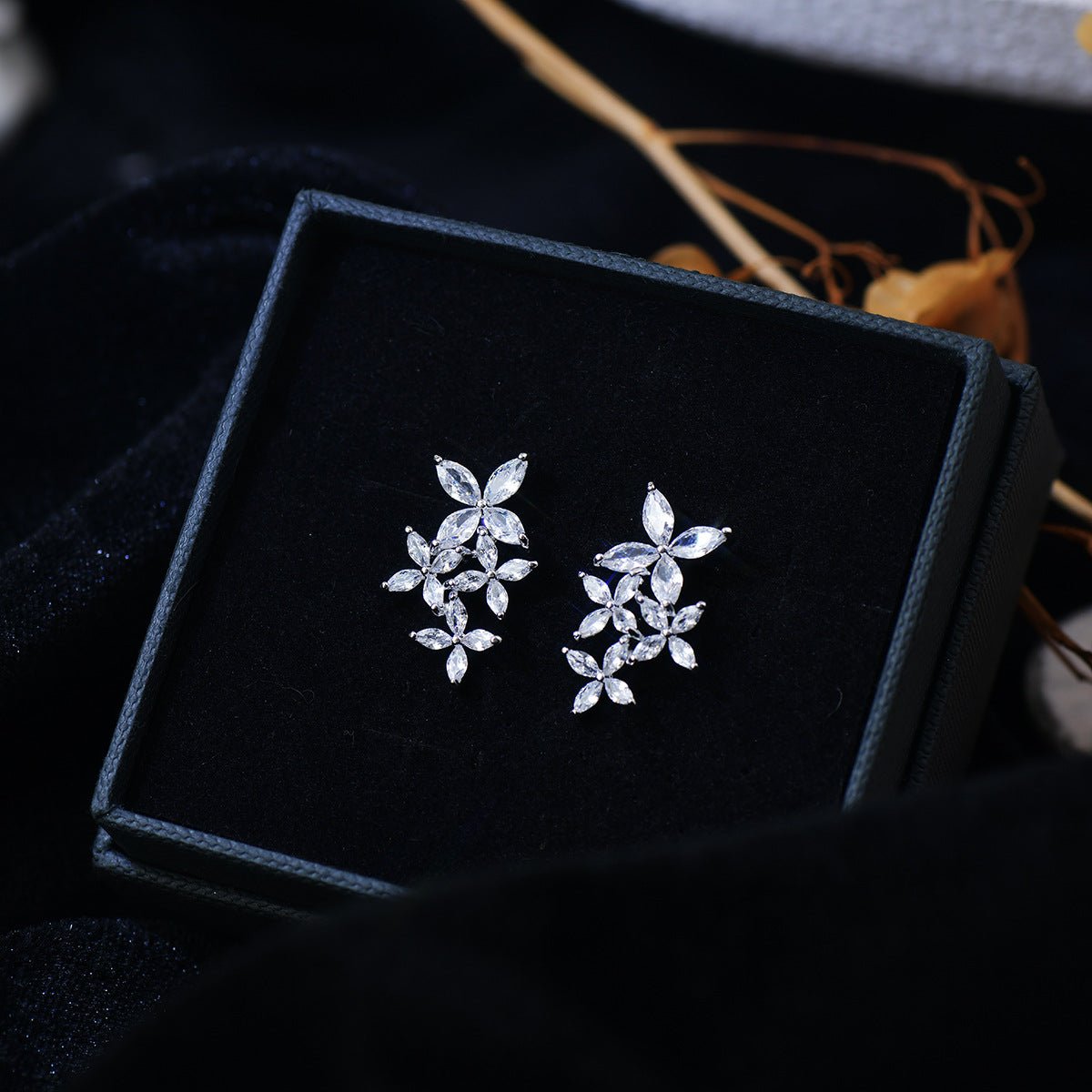 Fleur de Neige Earrings - Hypoallergenic - Abbott Atelier