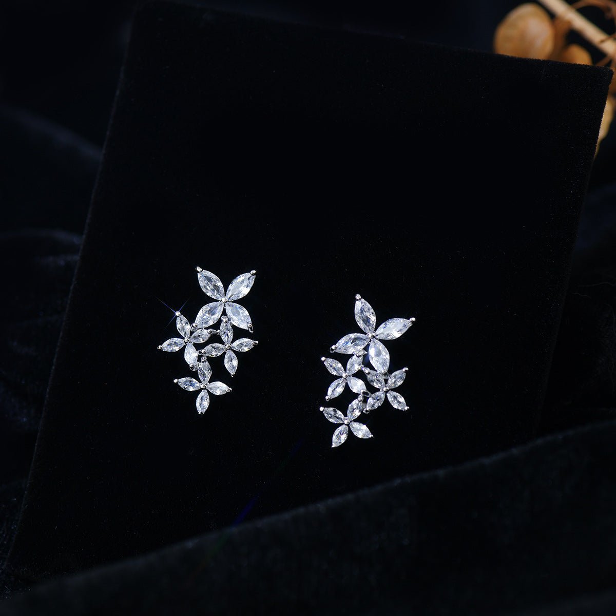 Fleur de Neige Earrings - Hypoallergenic - Abbott Atelier