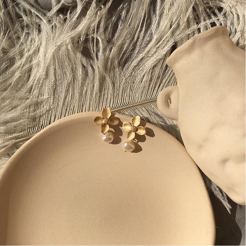 Flower & Pearl Earrings - Freshwater Pearls - Abbott Atelier