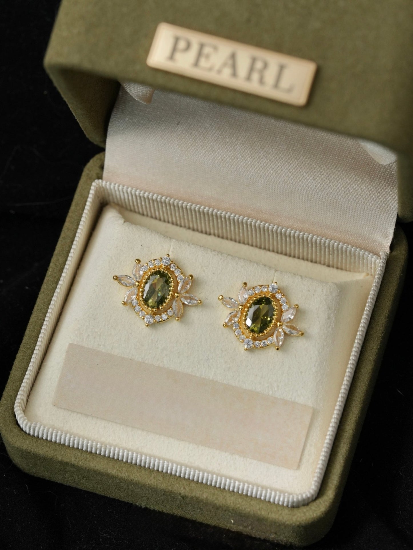 Garden of Eden Stud Earrings - Hypoallergenic - Abbott Atelier