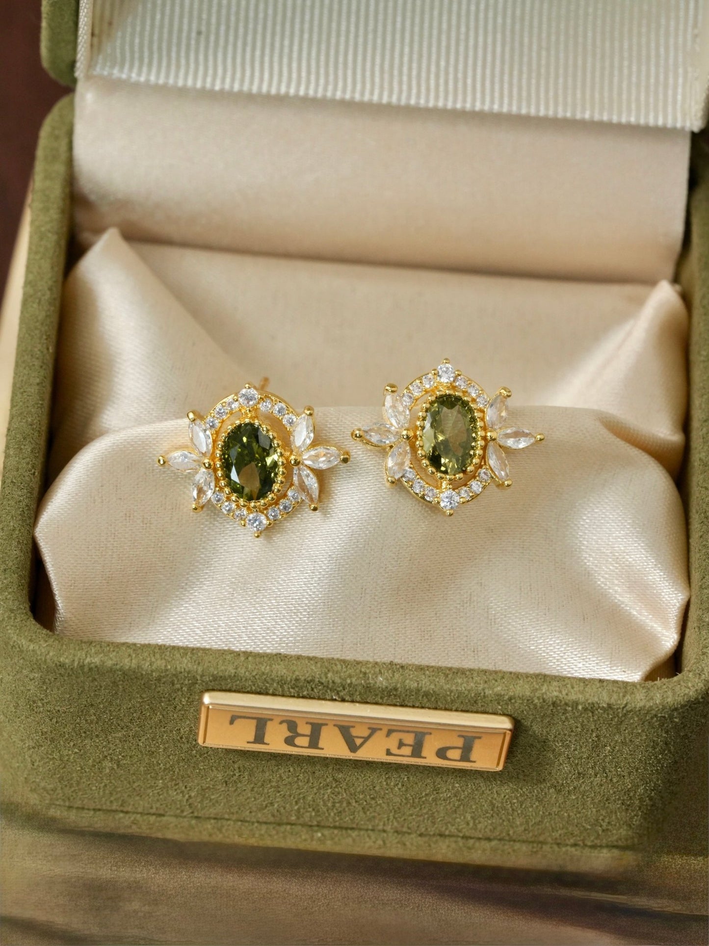 Garden of Eden Stud Earrings - Hypoallergenic - Abbott Atelier