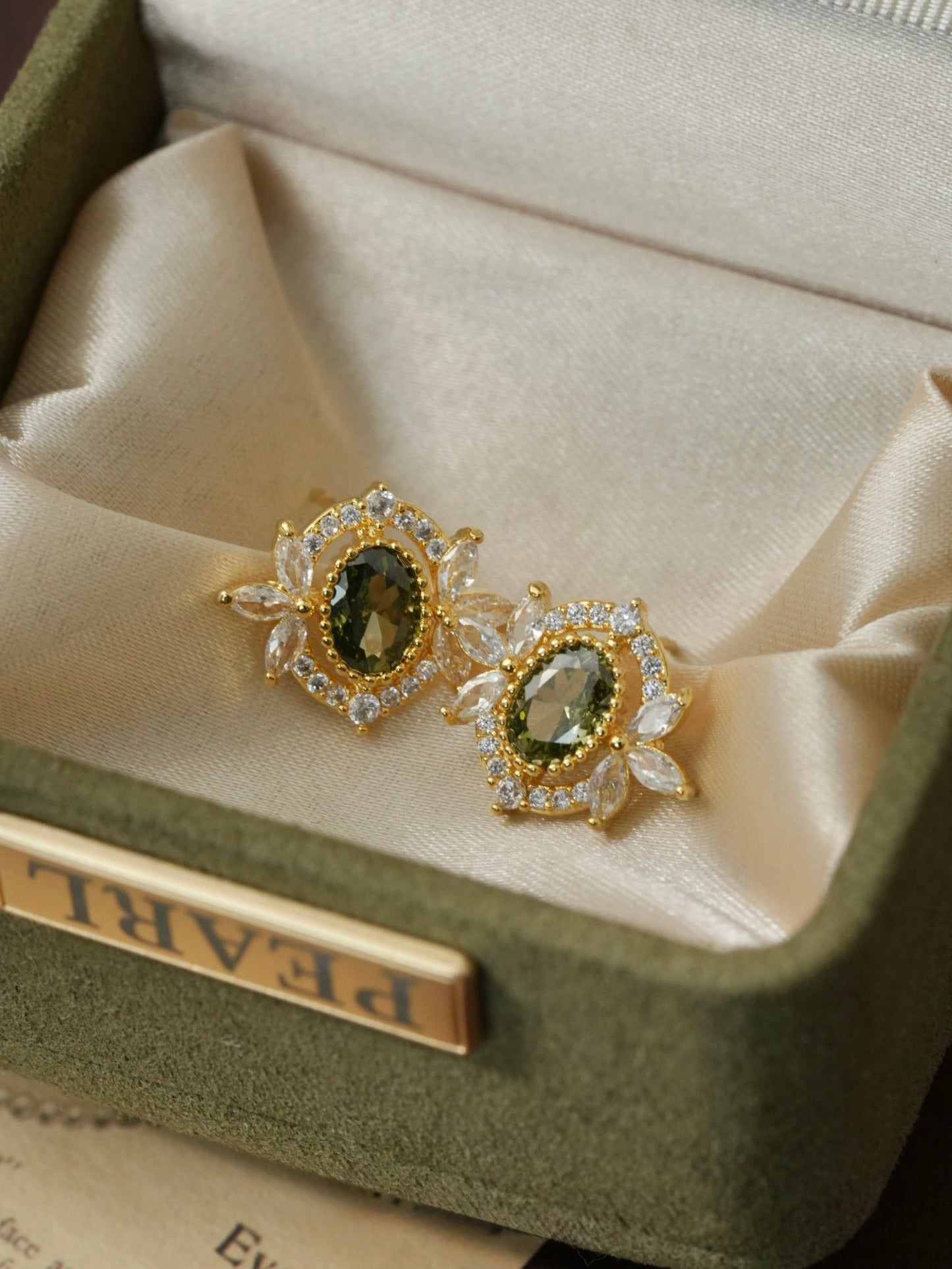 Garden of Eden Stud Earrings - Hypoallergenic - Abbott Atelier