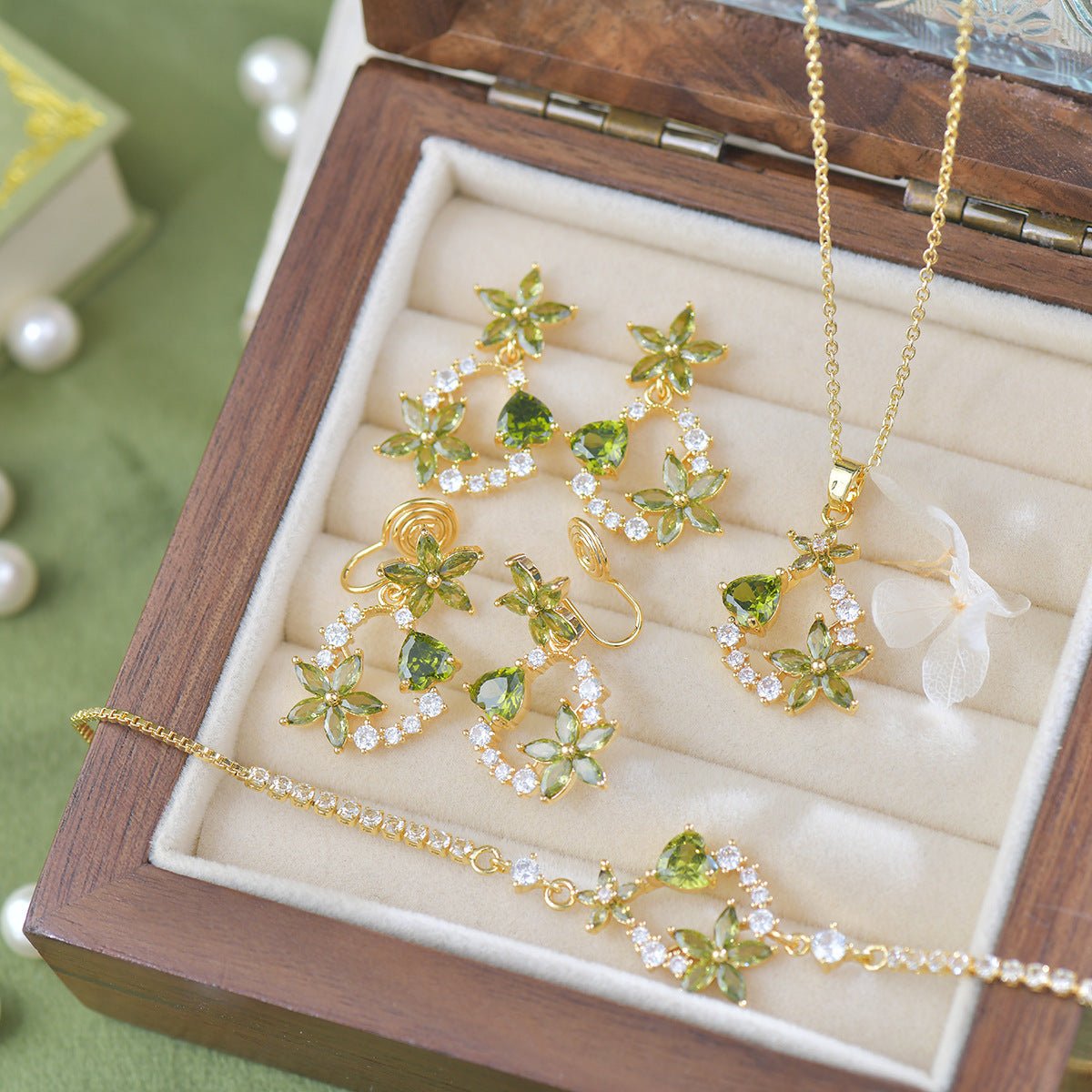 Heart of Spring Necklace - Gold Plated - Abbott Atelier