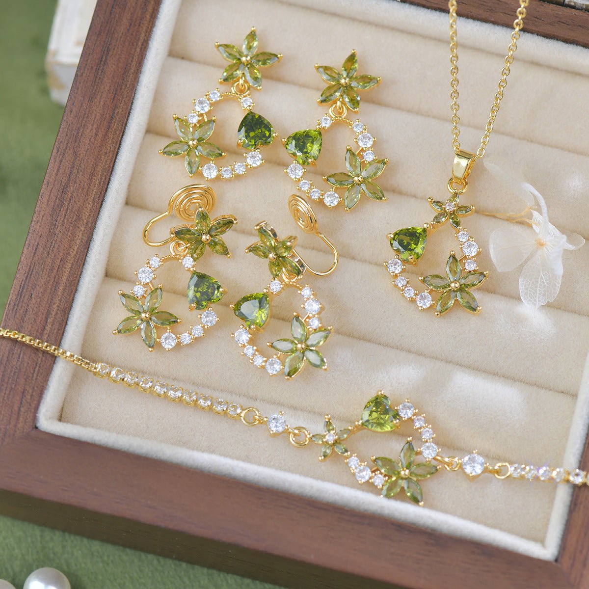 Heart of Spring Necklace - Gold Plated - Abbott Atelier