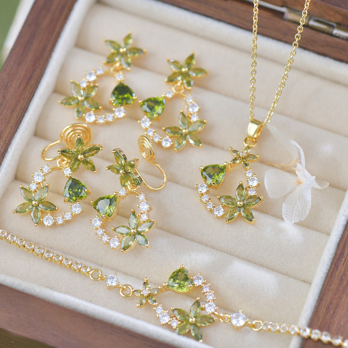 Heart of Spring Necklace - Gold Plated - Abbott Atelier