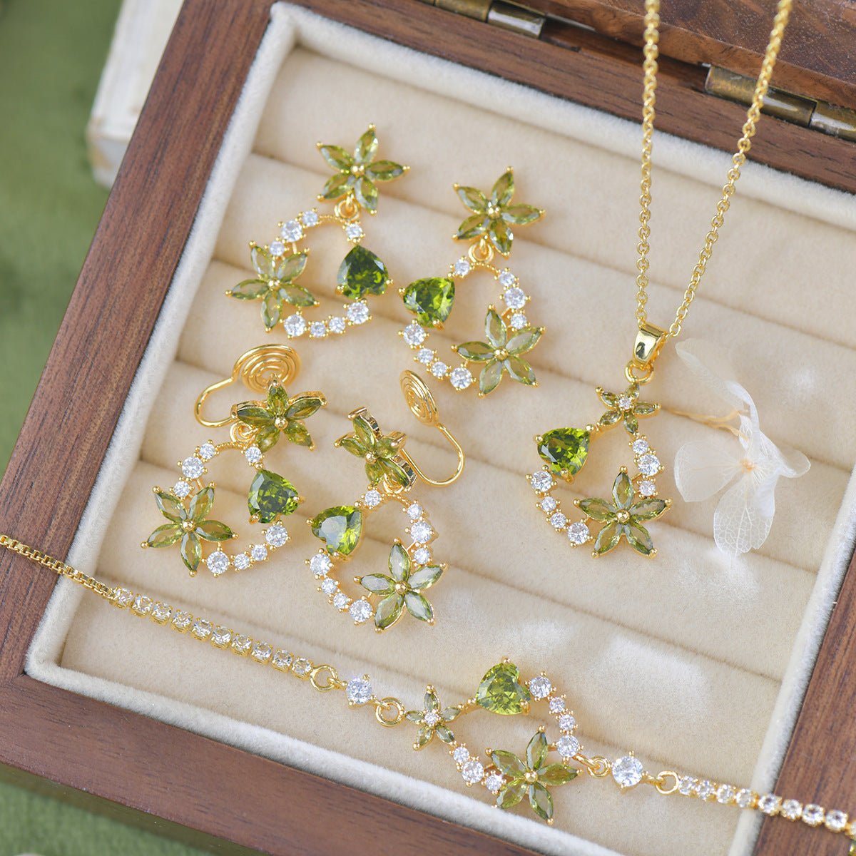 Heart of Spring Necklace - Gold Plated - Abbott Atelier