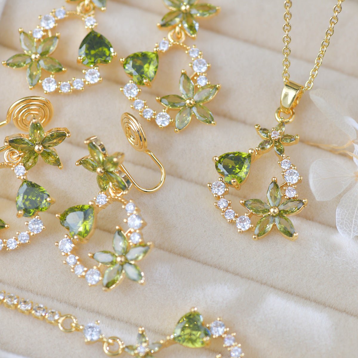 Heart of Spring Necklace - Gold Plated - Abbott Atelier