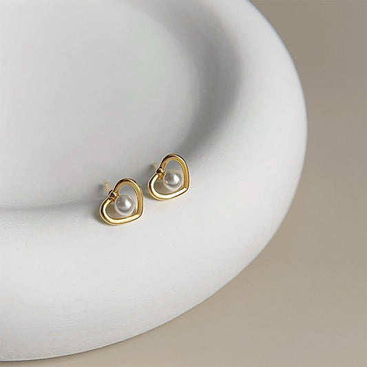 Pearly Heart Stud Earrings - Hypoallergenic - Abbott Atelier