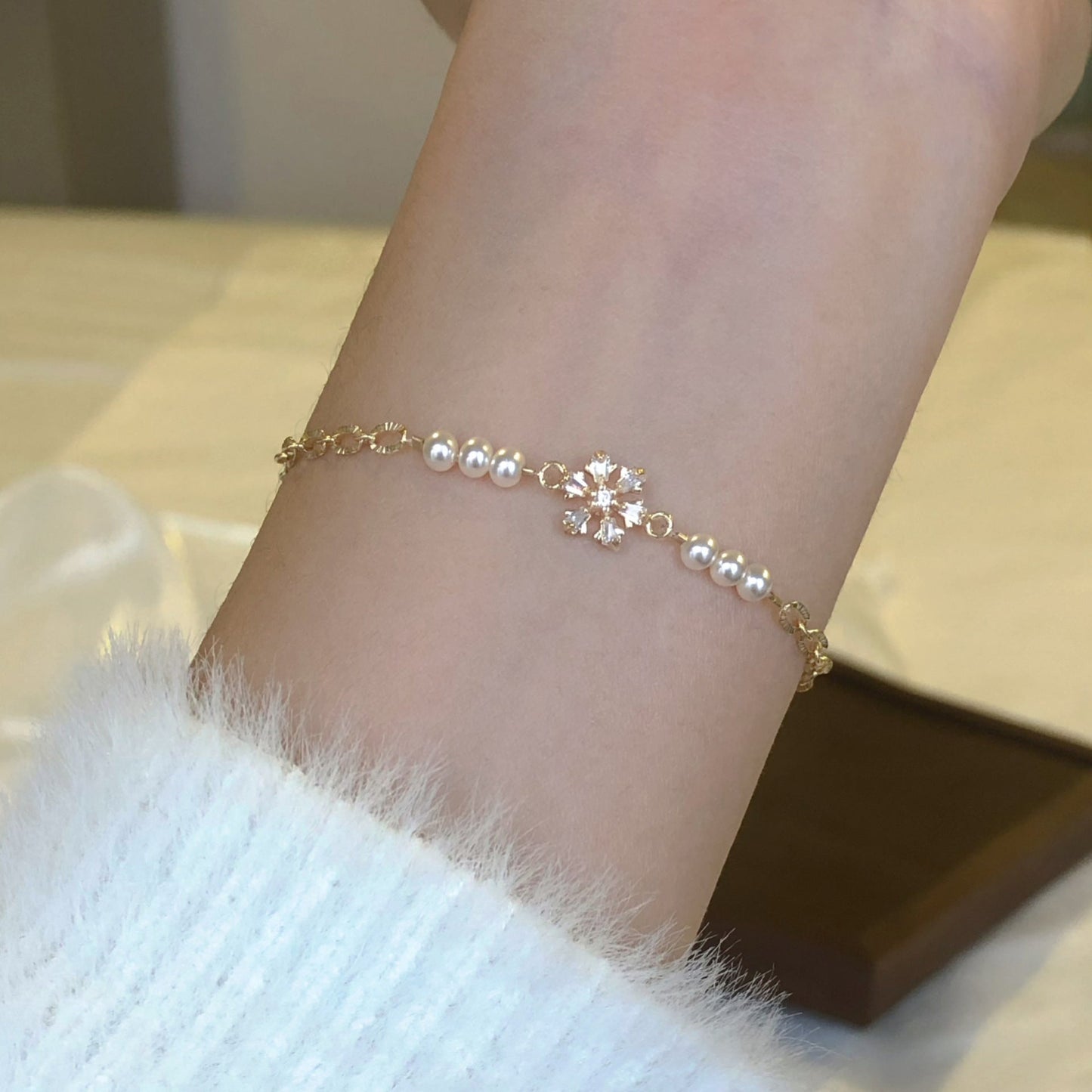 Snowflake Lullaby Bracelet - Gold Plated - Abbott Atelier