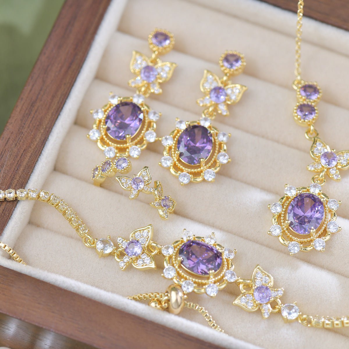 Violet Flutter Bracelet - Gold Plated - Abbott Atelier