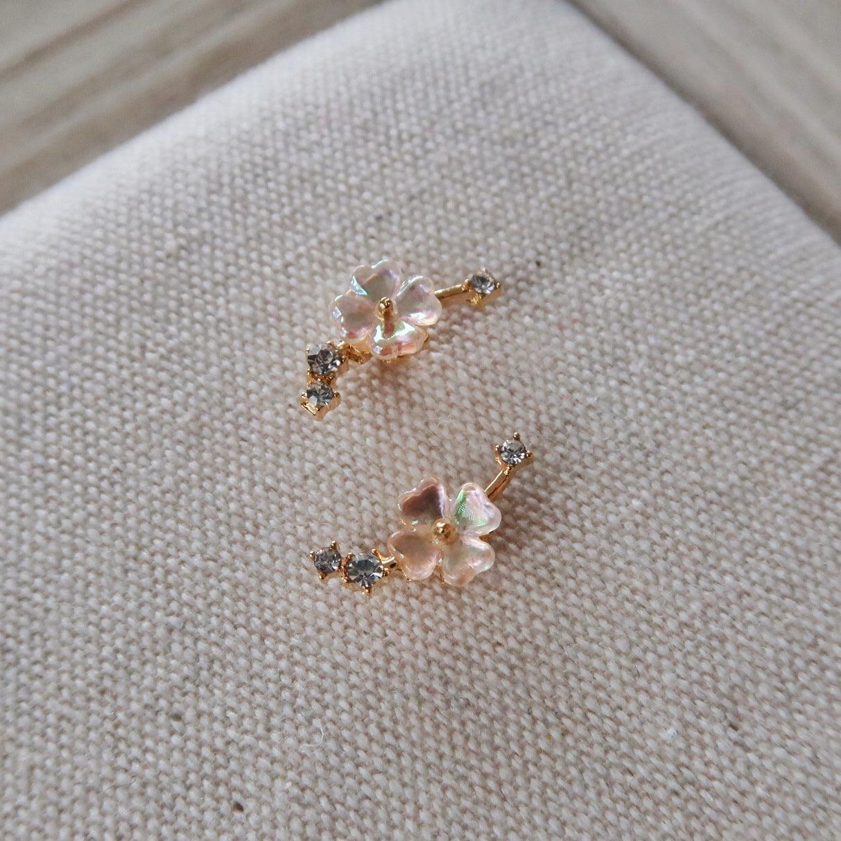 Shell Flower Stud Earring 042 - Abbott Atelier