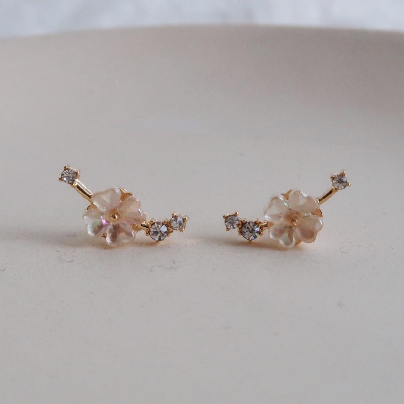 Shell Flower Stud Earring 042 - Abbott Atelier