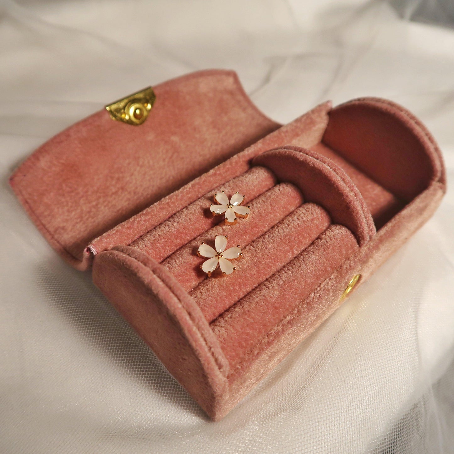 Flower Stud Earrings 087 - Abbott Atelier