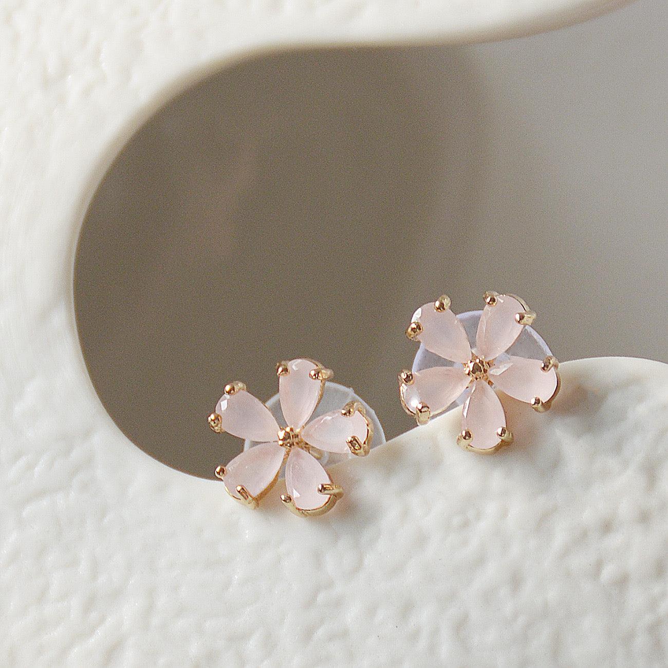 Flower Stud Earrings 087 - Abbott Atelier