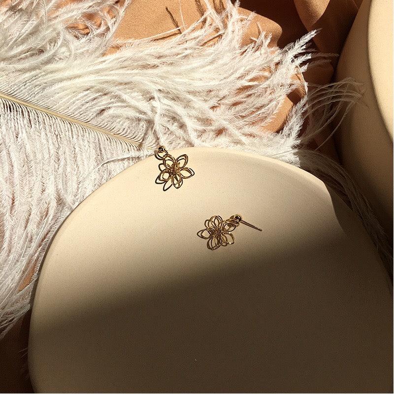 Flower Earrings 179 - Abbott Atelier
