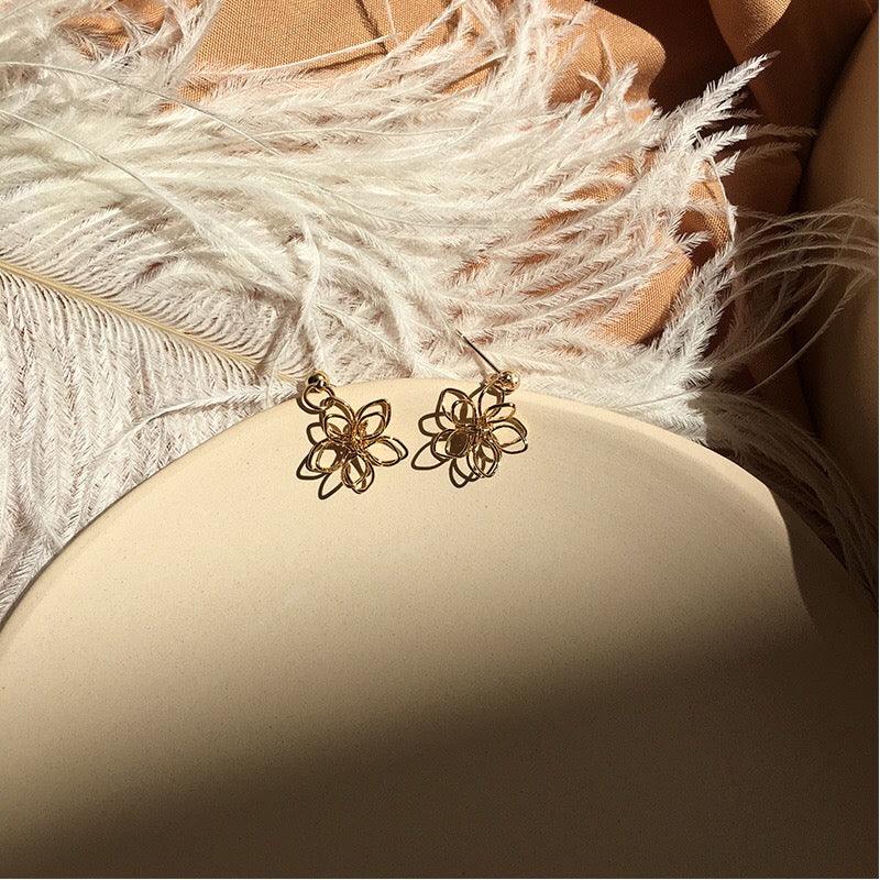 Flower Earrings 179 - Abbott Atelier