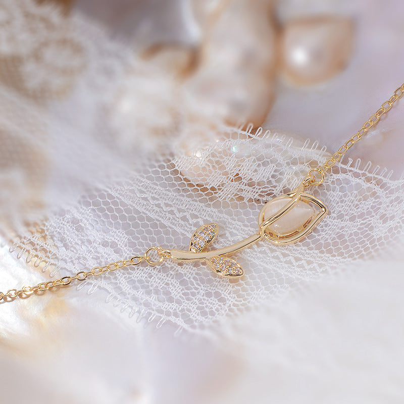 Tulip Necklace