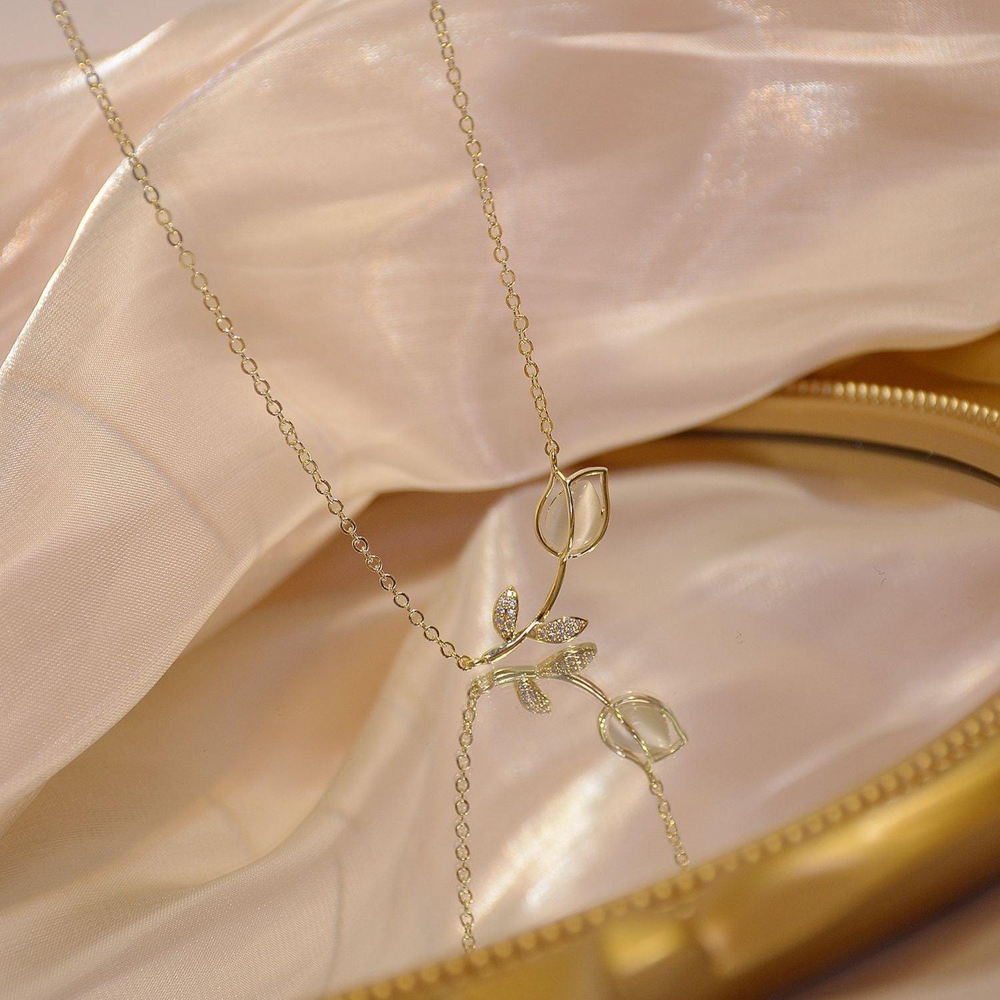 Tulip Necklace 025 - Abbott Atelier