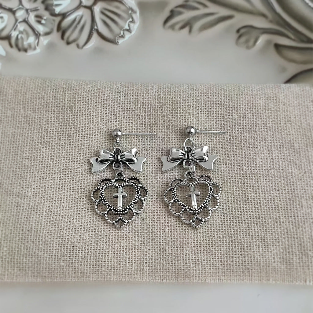 Abbey Heart Earrings
