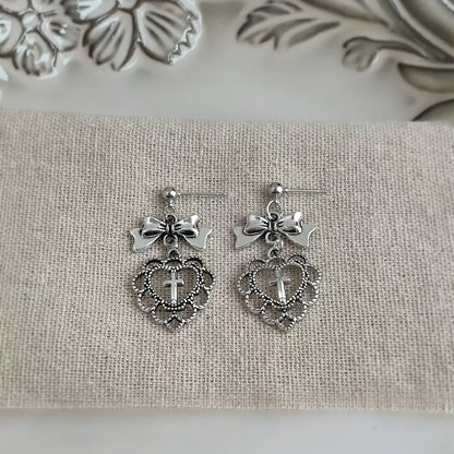 Abbey Heart Earrings