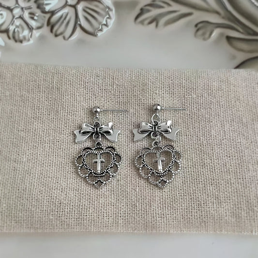 Abbey Heart Earrings