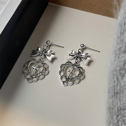 Abbey Heart Earrings