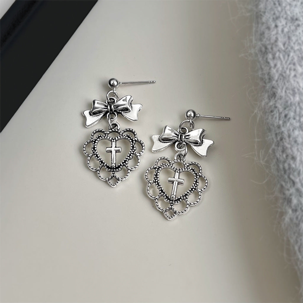 Abbey Heart Earrings