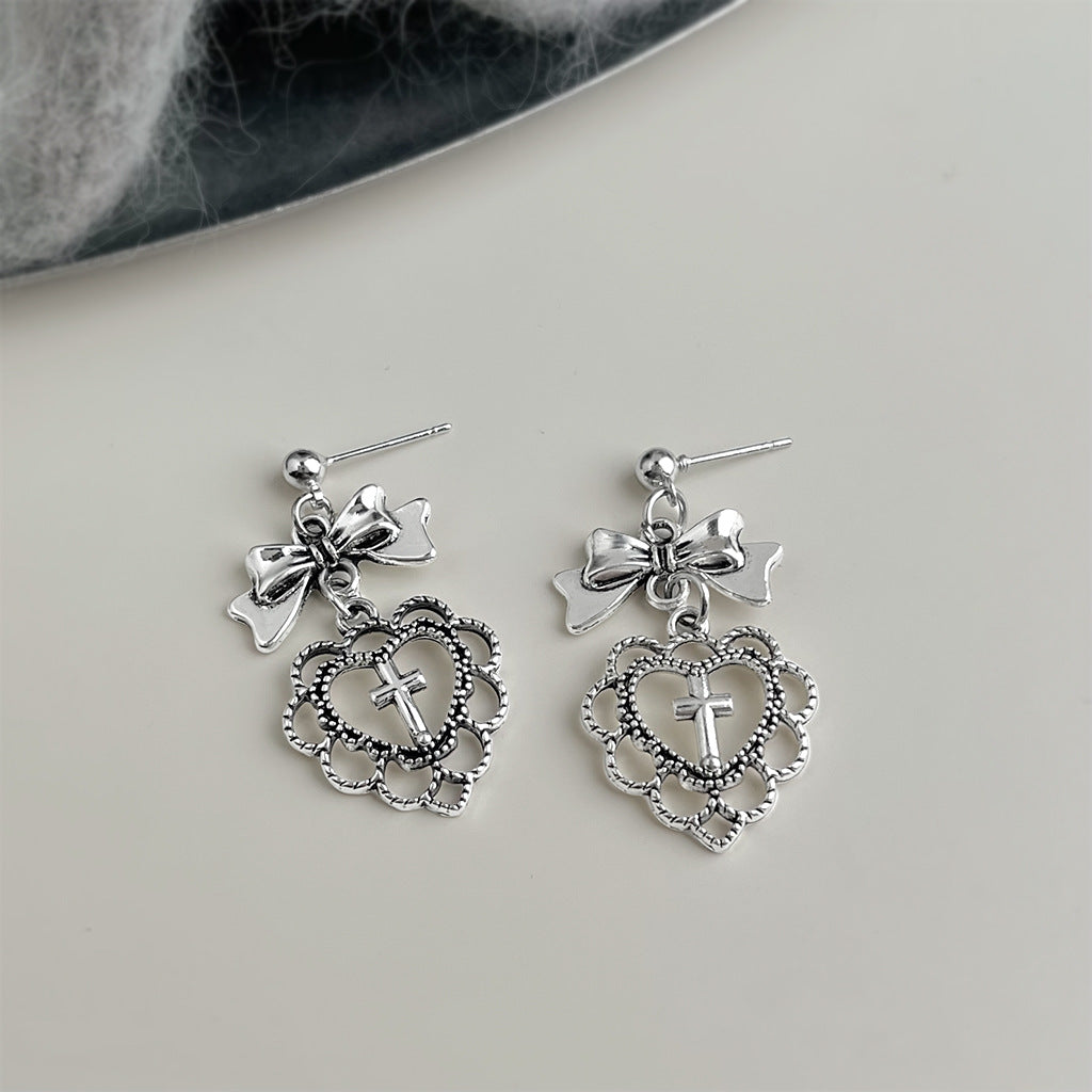 Abbey Heart Earrings