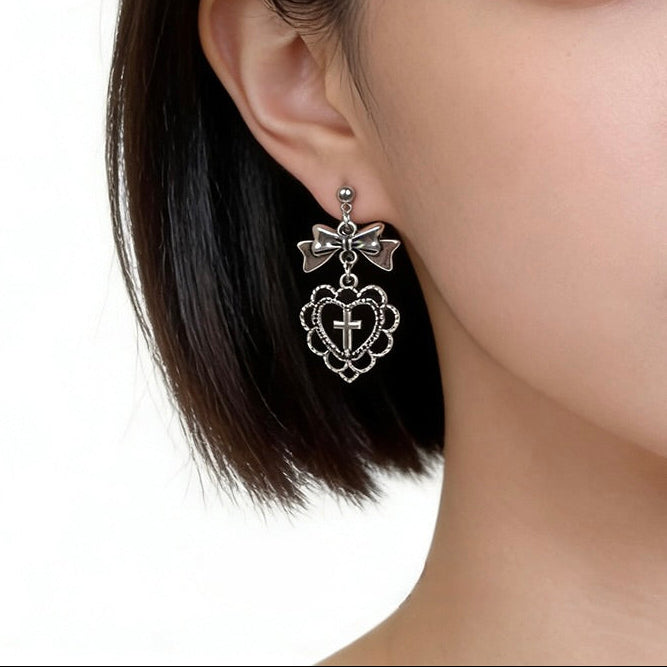 Abbey Heart Earrings