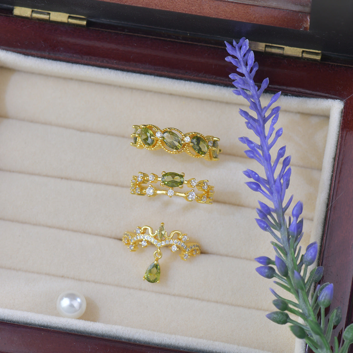 Gilded Oval Peridot Ring