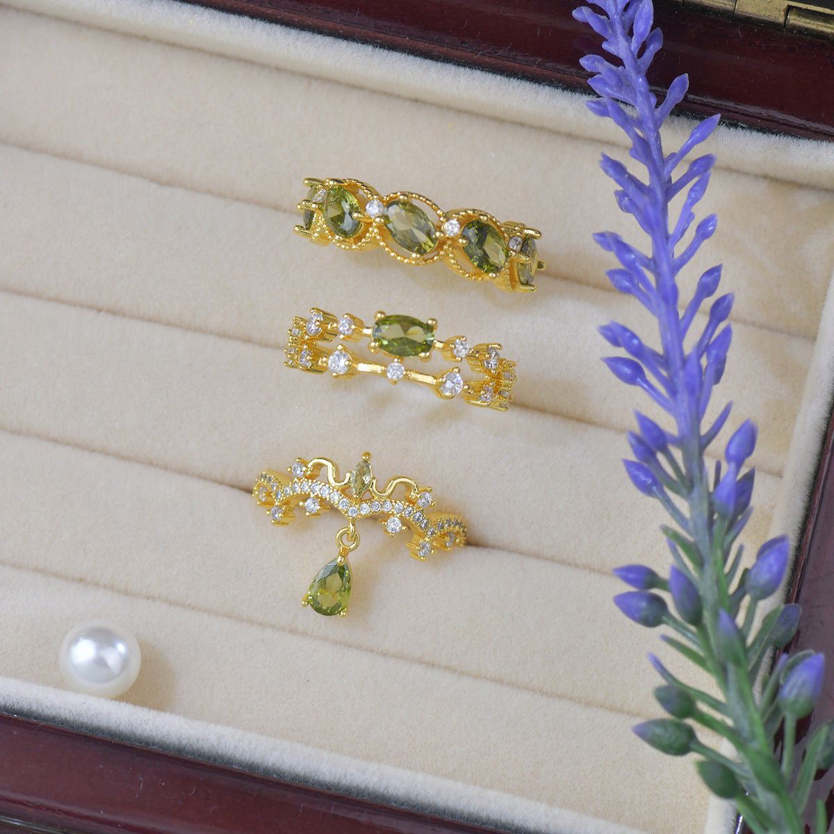 Majesté Peridot Ring