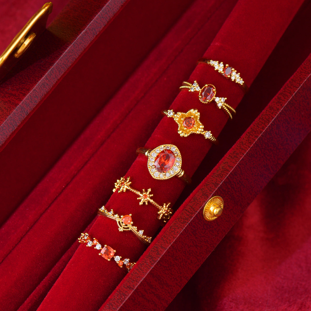 Scarlet Crownlet Ring