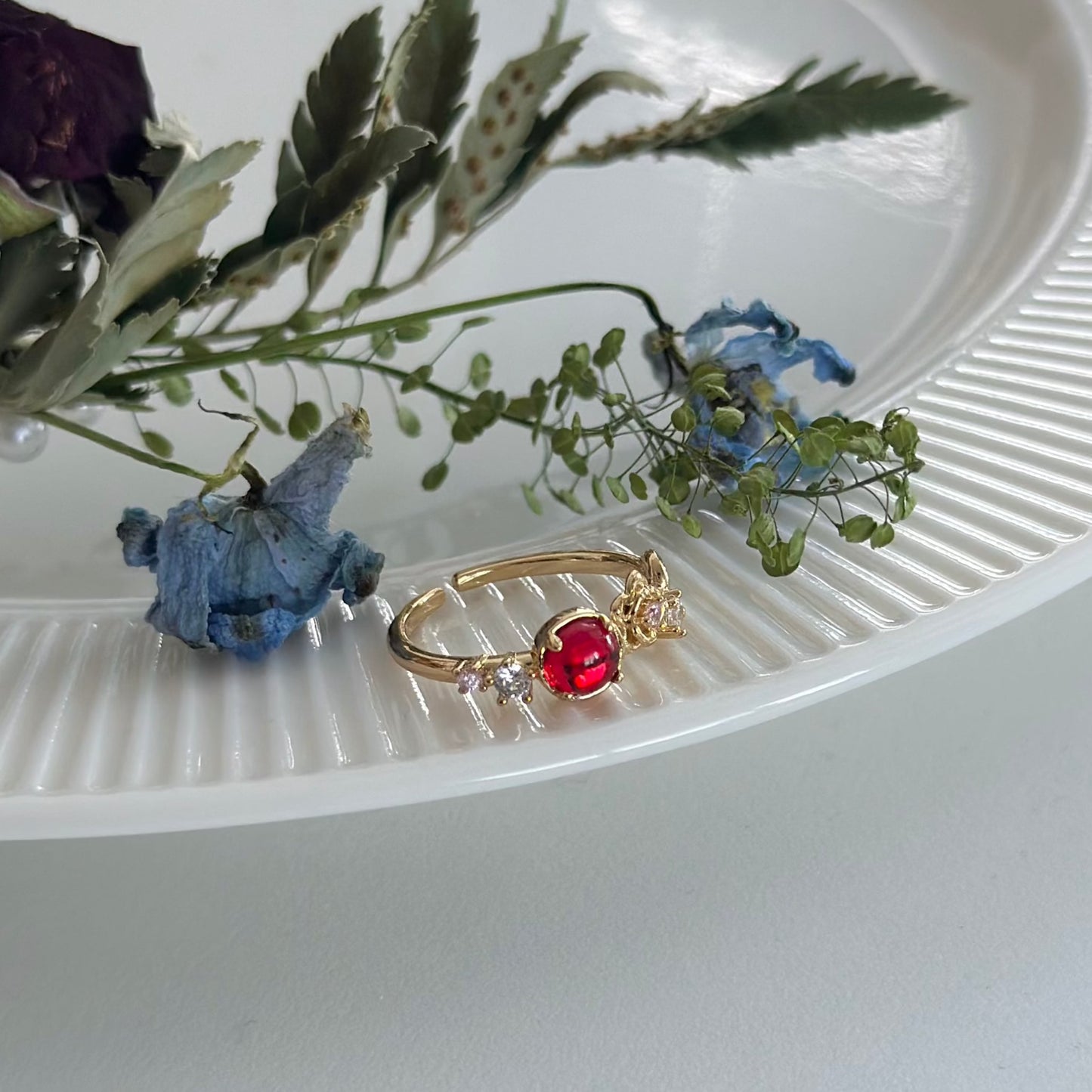 [Clearance] Red Gem Rose Ring