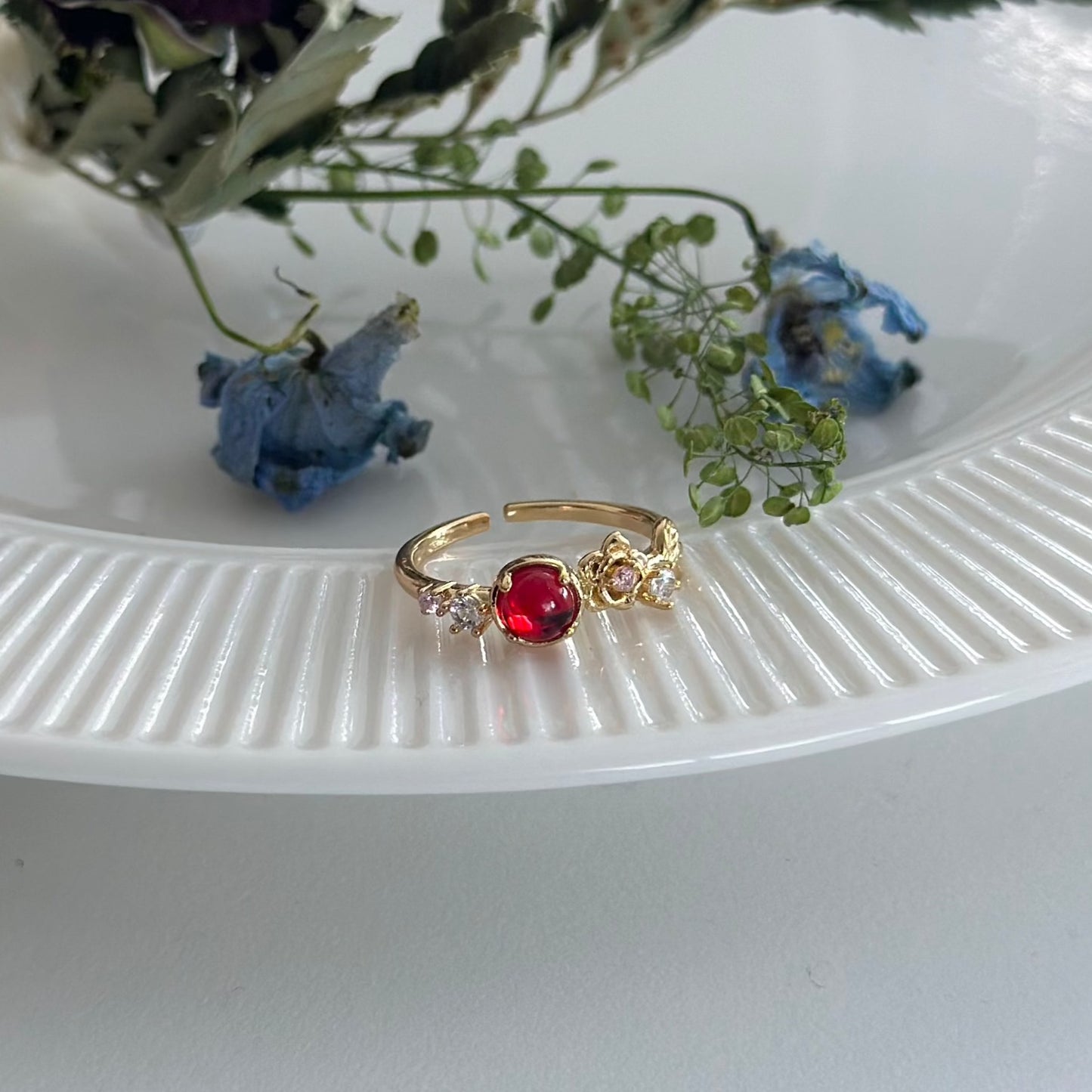[Clearance] Red Gem Rose Ring