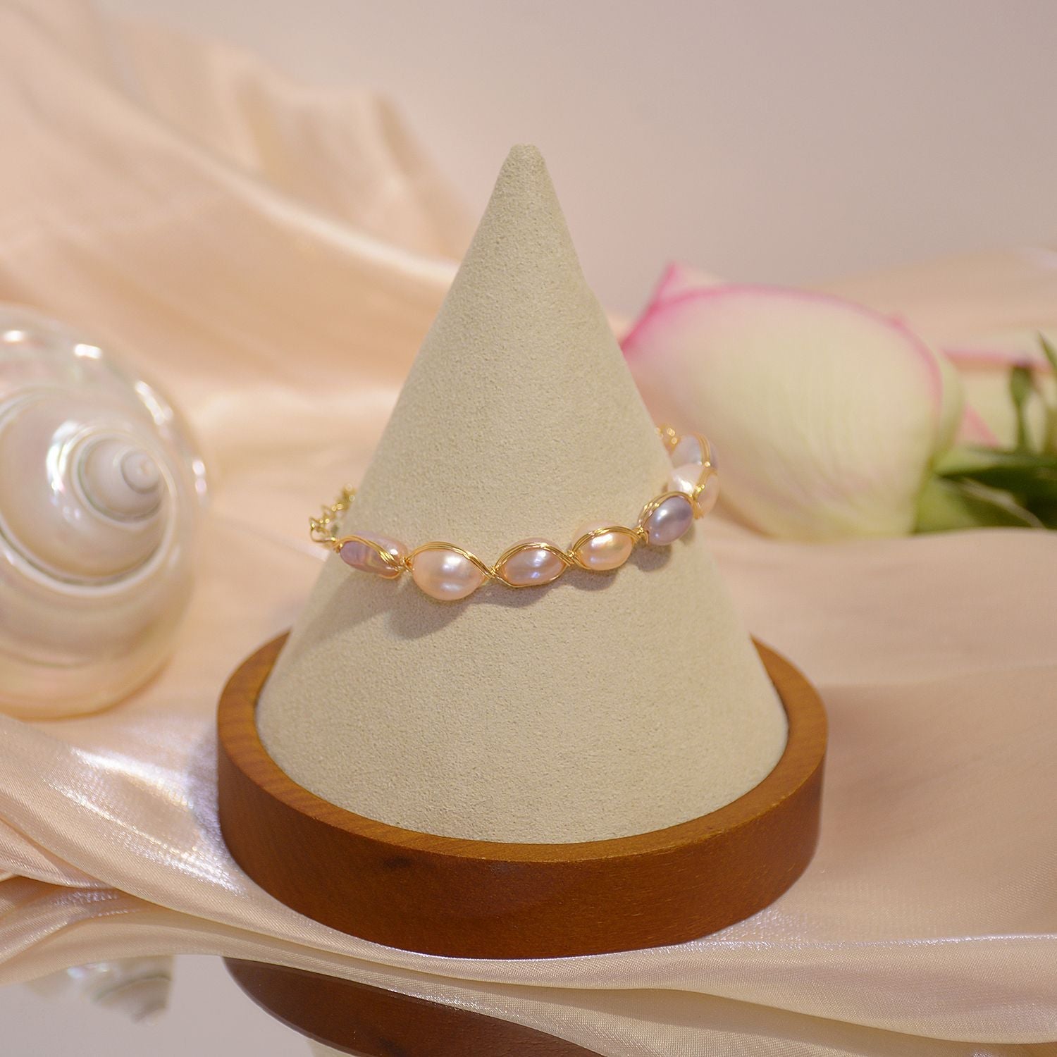 Bumblebee Pearl Bracelet - Pamela - Freshwater Pearls - Abbott Atelier