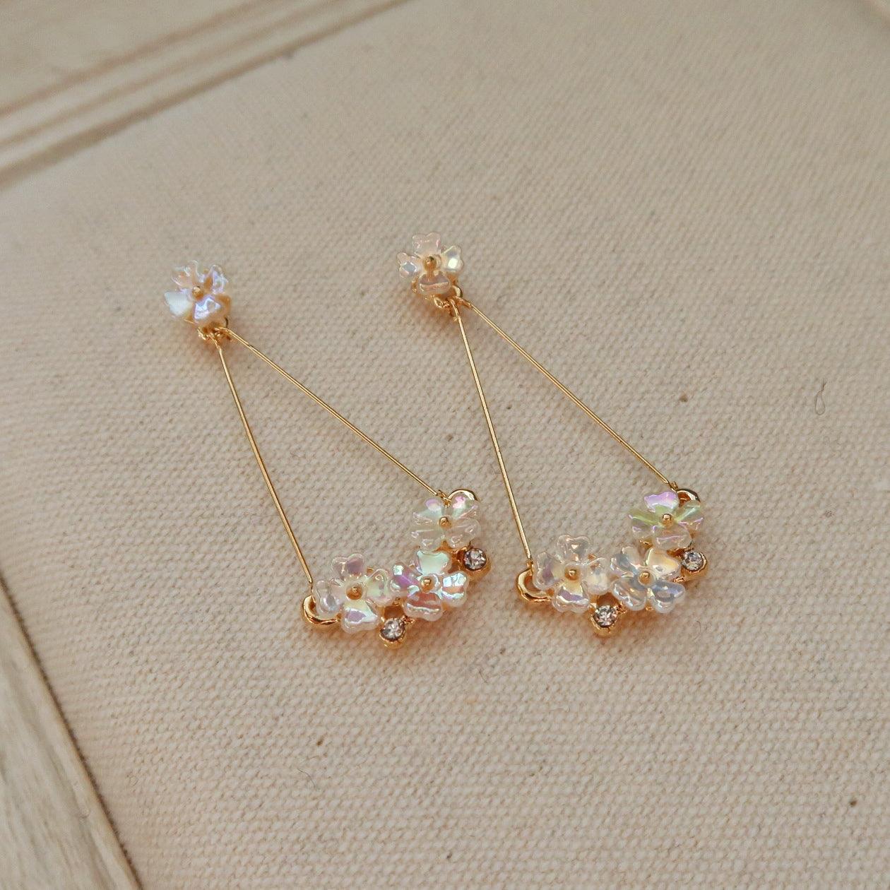 Dangly Flower Earrings - Sabrina