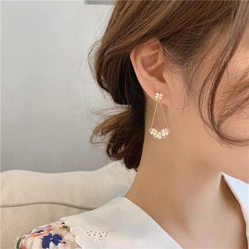 Dangly Flower Earrings - Sabrina