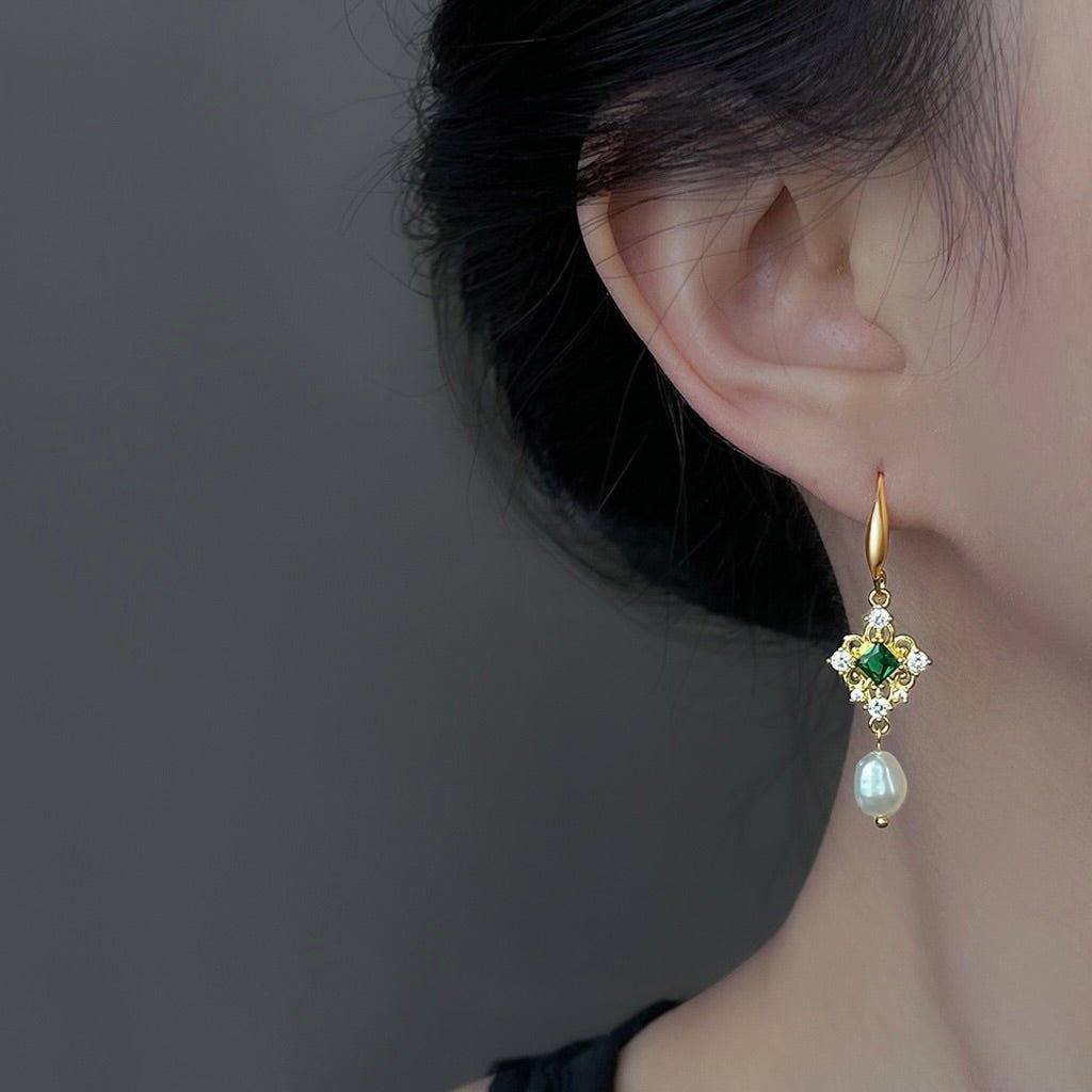 Daphne Emerald Pearl Earrings - Hypoallergenic - Abbott Atelier