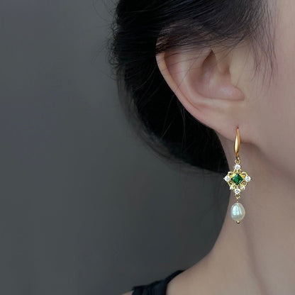 Daphne Emerald Pearl Earrings - Hypoallergenic - Abbott Atelier