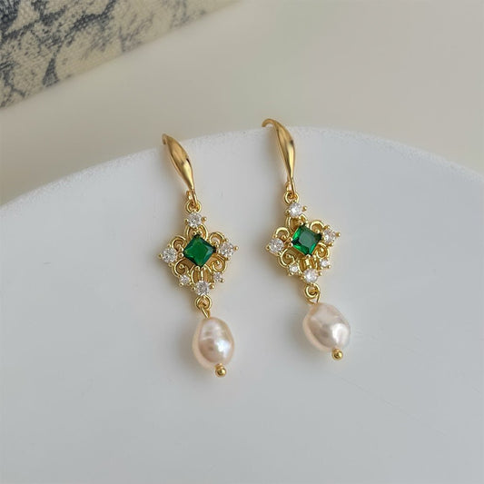 Daphne Emerald Pearl Earrings - Hypoallergenic - Abbott Atelier
