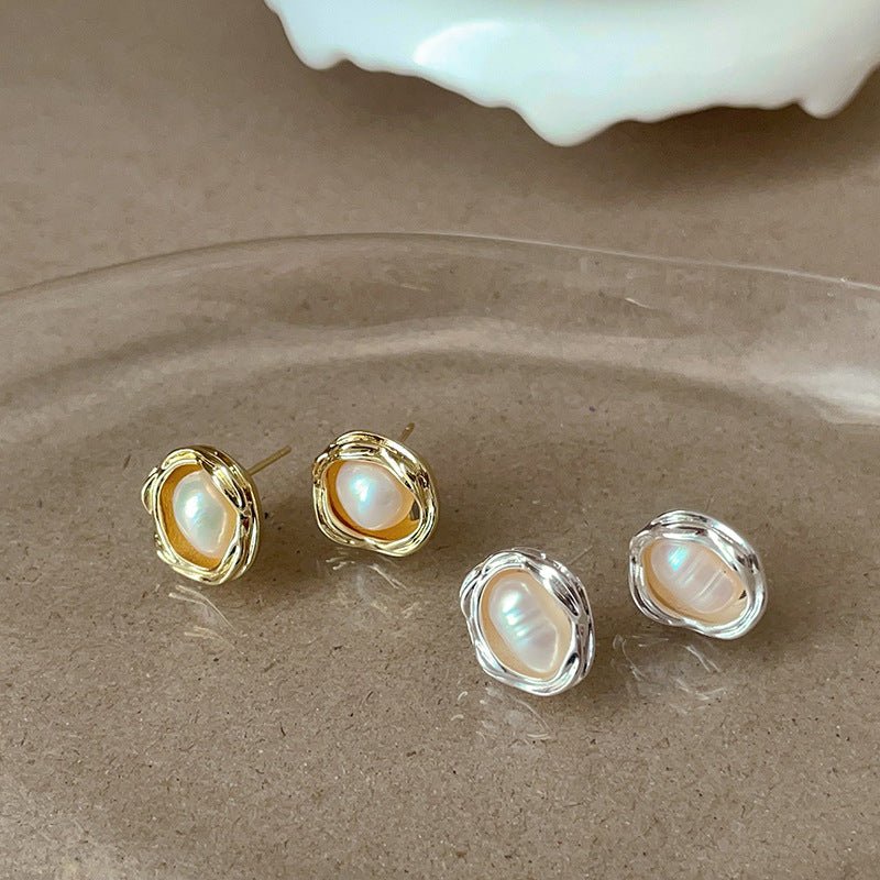 Dorothy Pearl Stud Earrings in Gold - Hypoallergenic - Abbott Atelier