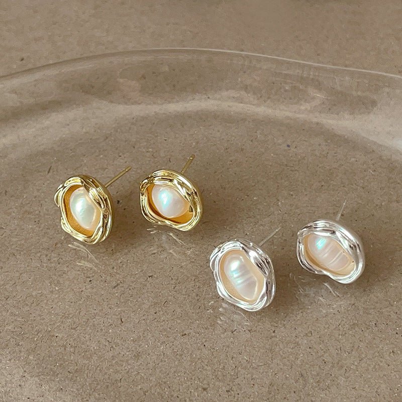 Dorothy Pearl Stud Earrings in Gold - Hypoallergenic - Abbott Atelier