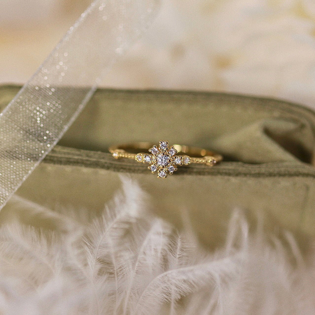 Fleur de Lumière Ring
