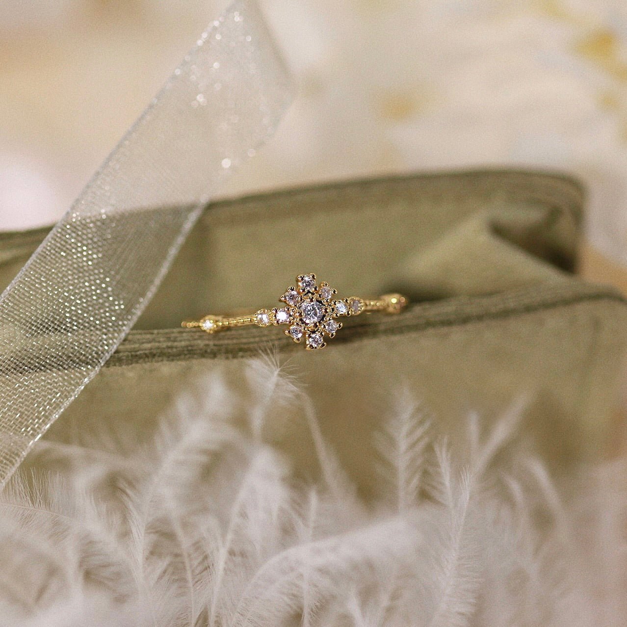 Fleur de Lumière Ring