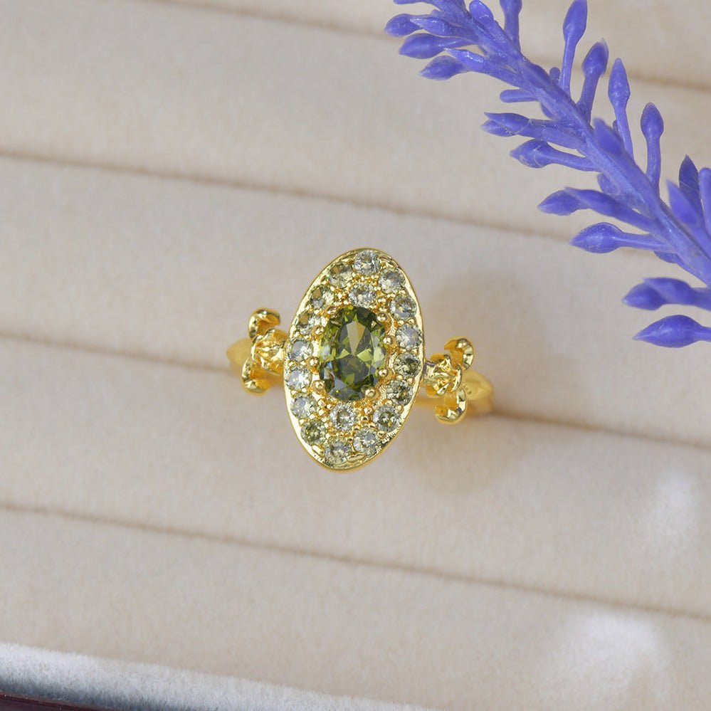 Fleur Medallion Peridot Ring - Gold-Plated - Abbott Atelier