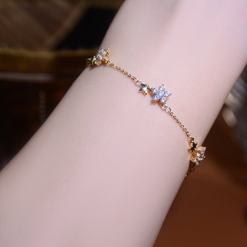 Flower Bracelet - Erica - Gold - Plated - Abbott Atelier